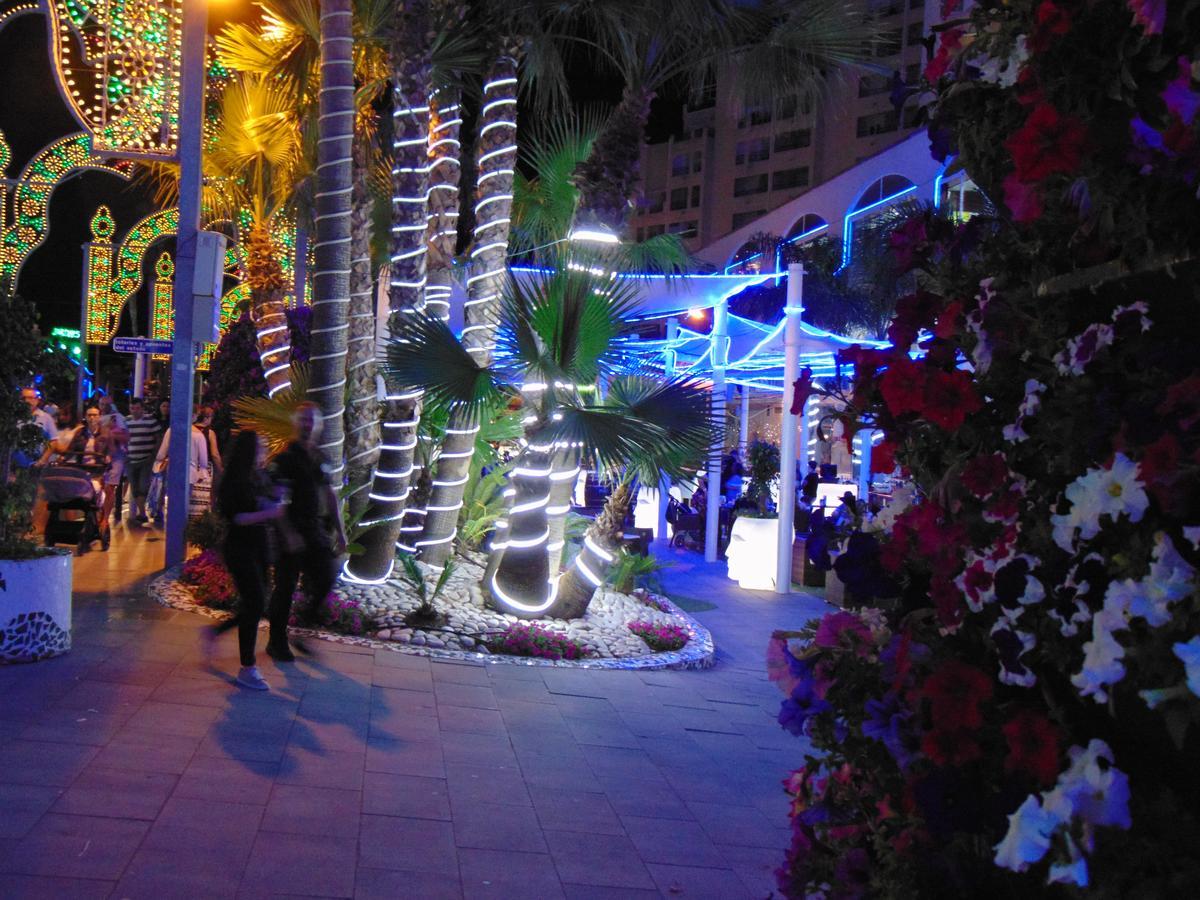 Apartamentos Varios Con 2 Dorm En Marina Dor , La Playa De Amplaries 47 , Vista Lateral Al Mar 奥罗佩萨德尔马 外观 照片