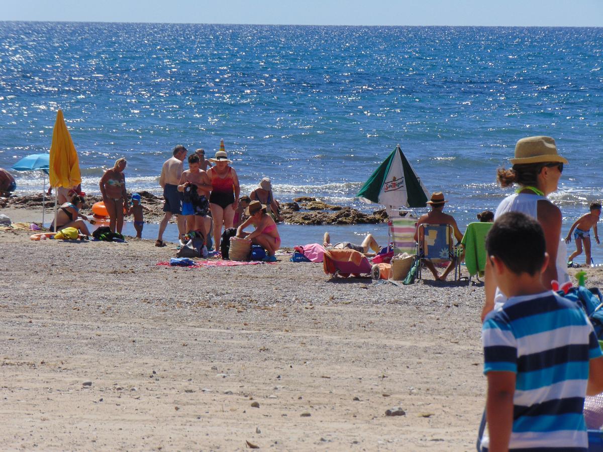 Apartamentos Varios Con 2 Dorm En Marina Dor , La Playa De Amplaries 47 , Vista Lateral Al Mar 奥罗佩萨德尔马 外观 照片