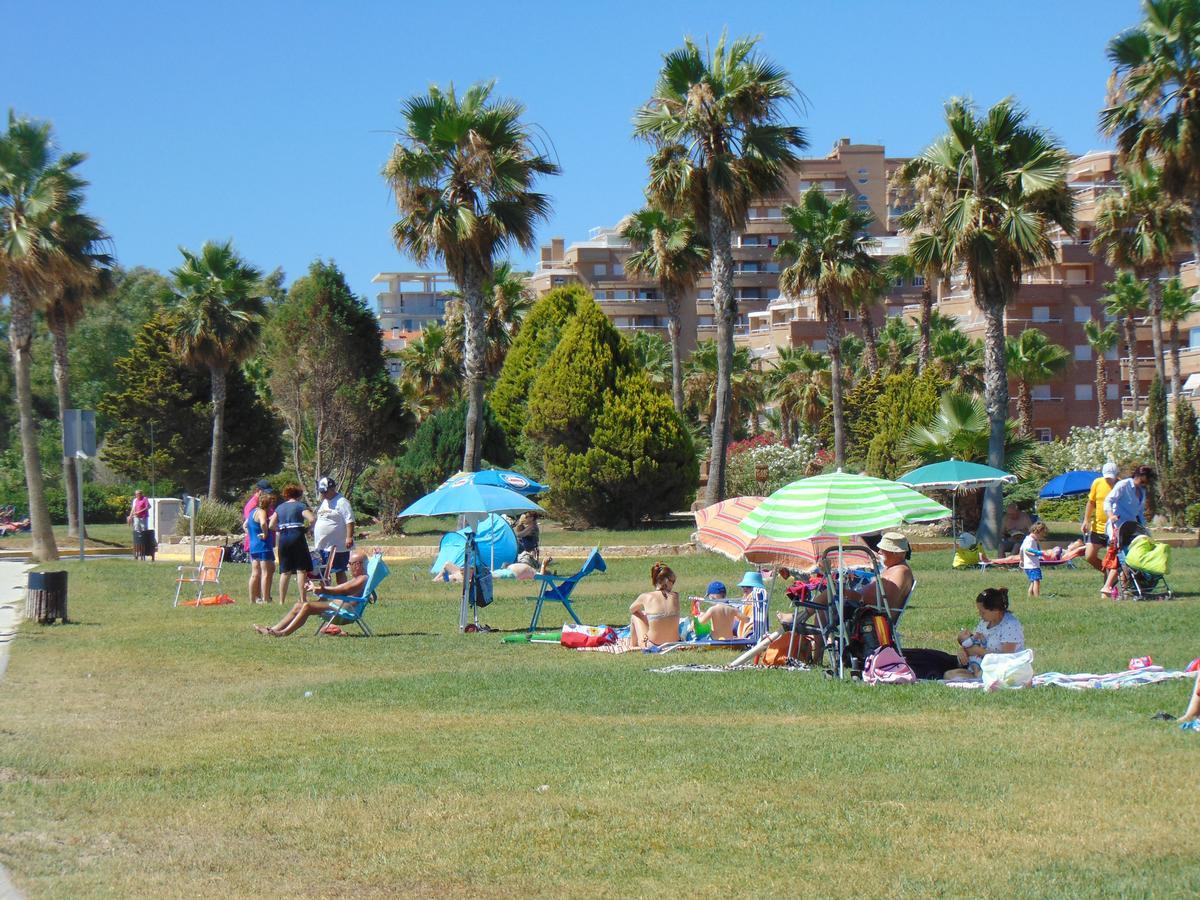 Apartamentos Varios Con 2 Dorm En Marina Dor , La Playa De Amplaries 47 , Vista Lateral Al Mar 奥罗佩萨德尔马 外观 照片